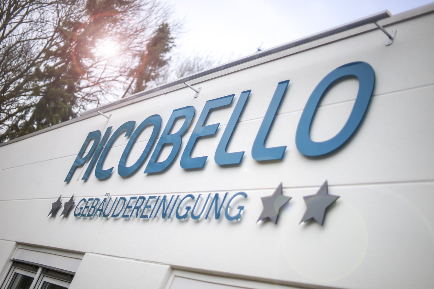 Buchstaben Picobello Gebäudereinigung